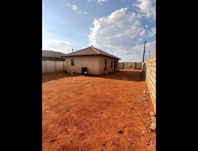 3 BEDROOM HOUSE FOR SALE IN PROTEA GLEN